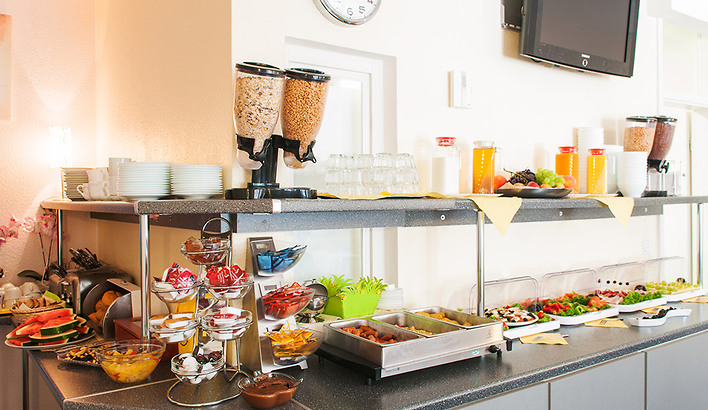 Mikon Eastgate Hotel: Frühstück Mikon Eastgate Hotel: Frühstück